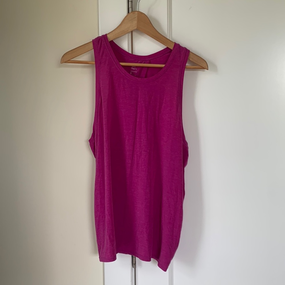 Gap Fit open back tank size small